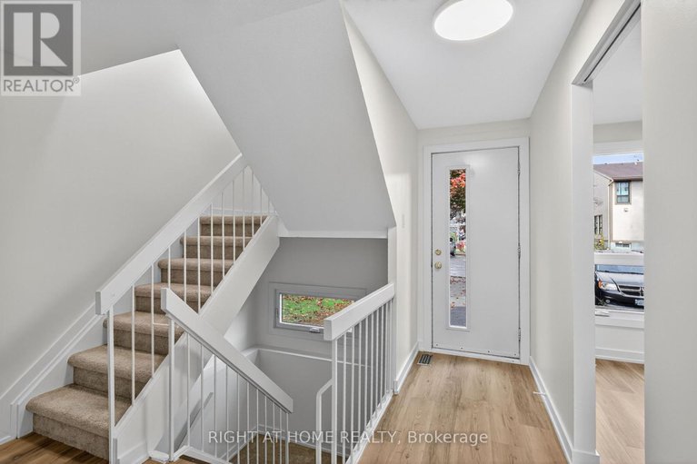 29027460/2311-stonehedge-crescent/pineview/ottawa/ontario/K1B4N7_3