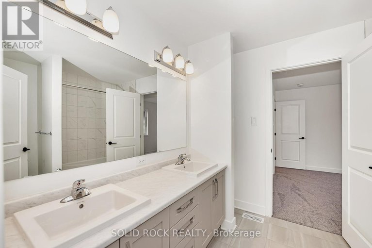 28976817/92-esban-drive/blossom-parkkemp-parkfindlay-creek/ottawa/ontario/K1X0J3_35