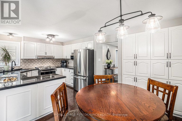 29629038/653-thicket-way/fallingbrookgardenway-south/ottawa/ontario/K4A3A7_13