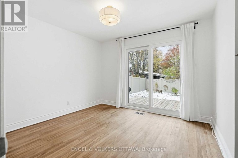 29105494/1260-henry-farm-drive/copeland-park/ottawa/ontario/K2C2E2_23