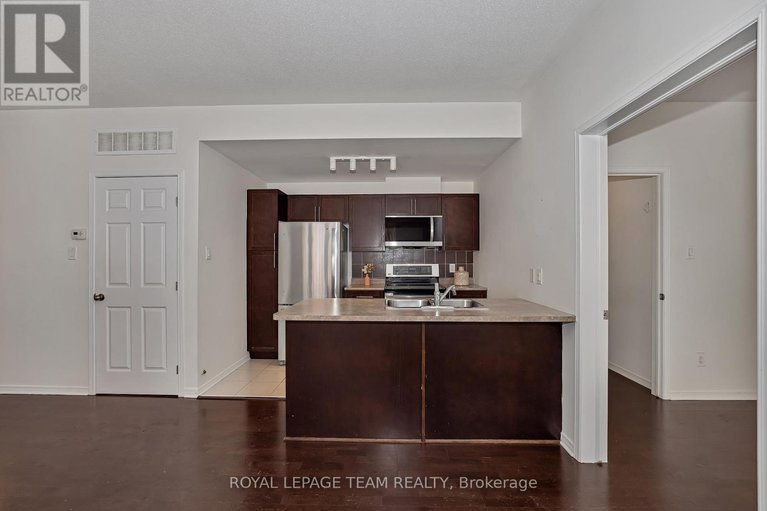 28889910/b-250-meilleur-private/vanier/ottawa/ontario/K1L0A3_12