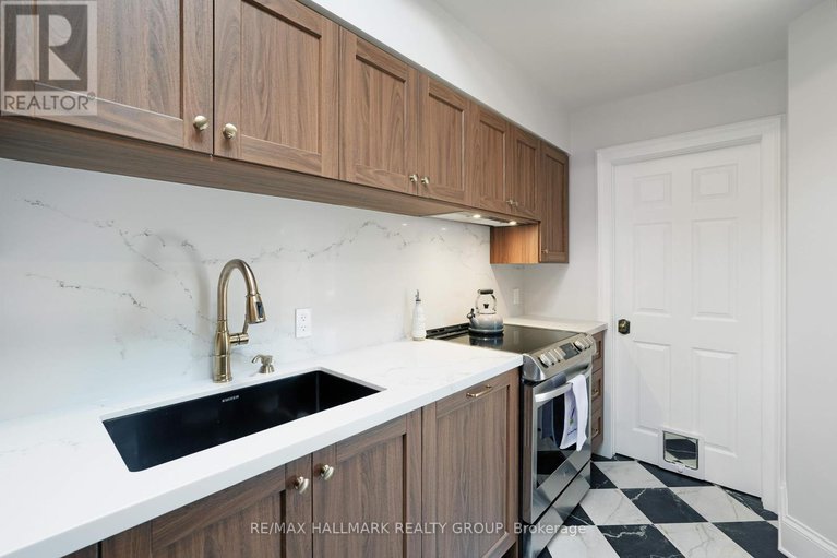 28961457/5-274-daly-avenue/sandy-hill/ottawa/ontario/K1N6G5_23