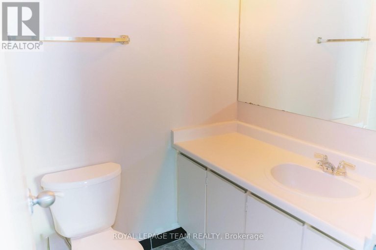 28663868/1516-2871-richmond-road/britannia-heights/ottawa/ontario/K2B8M5_17