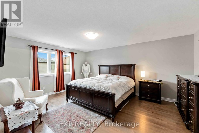 28572784/347-mountain-sorrel-way/avalon-west/ottawa/ontario/K4A1H7_9