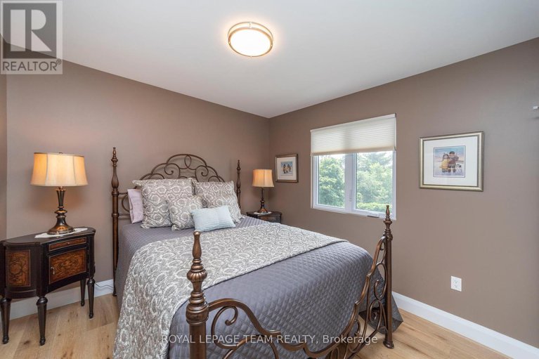 28679095/51-aylen-avenue/woodroffe/ottawa/ontario/K2A3P6_26