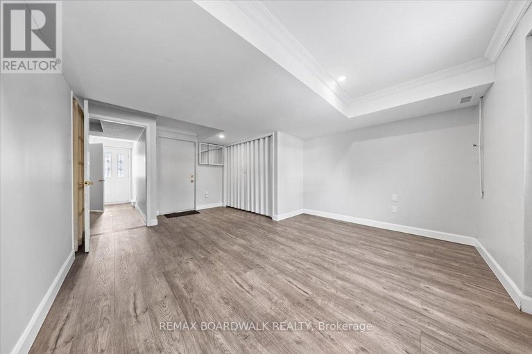 29445162/1513-thurlow-street/fallingbrookridgemount/ottawa/ontario/K4A2K9_15