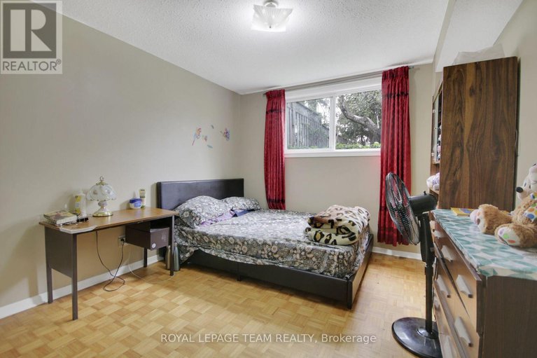 28494304/52-bowhill-avenue/borden-farmstewart-farmcarleton-heightsparkwood-hills/ottawa/ontario/K2E6S7_23