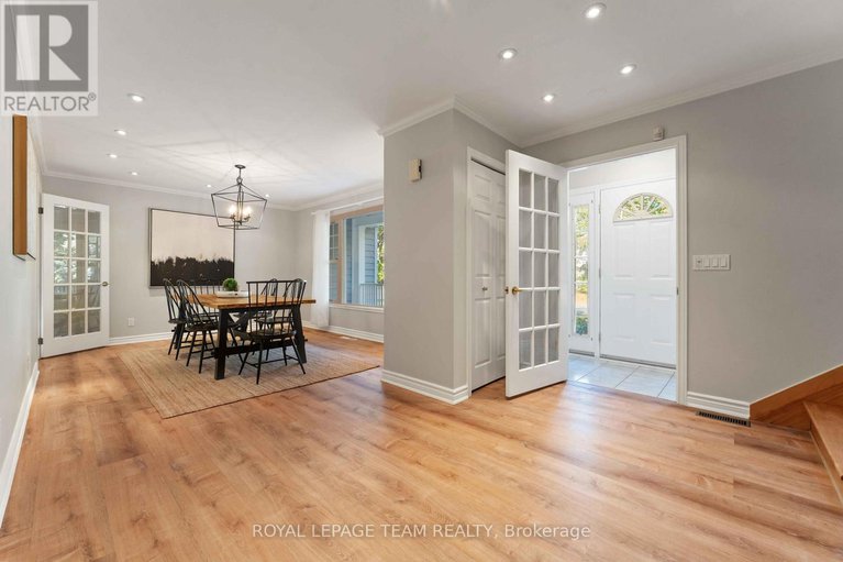 28943103/60-vaan-drive/merivale-gardens/ottawa/ontario/K2G0C9_15