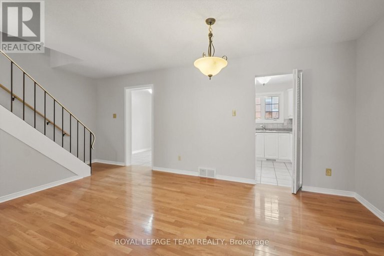 29531002/87-386-kintyre-private/carleton-square/ottawa/ontario/K2C3M6_6