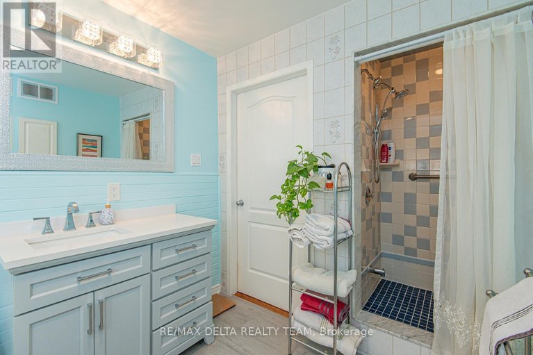 29649021/892-beauchamp-avenue/hiawatha-parkconvent-glen/ottawa/ontario/K1C3A7_21