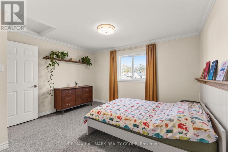 29050098/2605-pierrette-drive/cumberland-estates/ottawa/ontario/K4C1B6_23