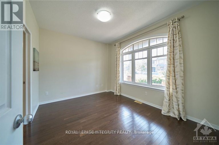 28511797/132-palfrey-way/emerald-meadowstrailwest/ottawa/ontario/K2V0A6_15