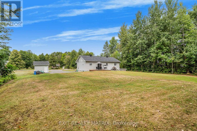 28762033/534-de-la-bergerie-road/lorignal/champlain/ontario/K0B1K0_28