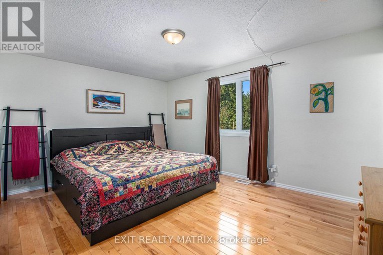 28850458/73-george-street/village-of-russell/russell/ontario/K4R1C2_9
