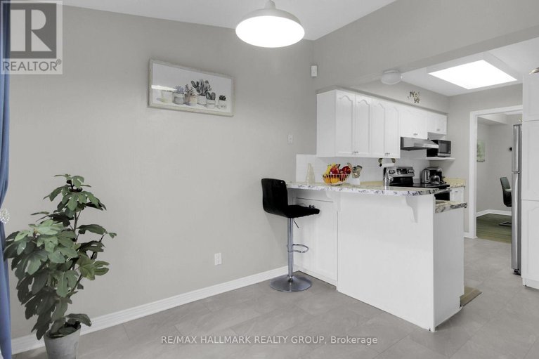 28570311/4320-owl-valley-drive/riverside-southgloucester-glen/ottawa/ontario/K1V1L8_20