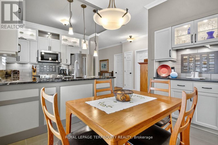 29424324/96-allanford-avenue/hunt-club-parkgreenboro/ottawa/ontario/K1T3Y6_14