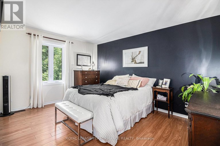 28804452/66-front-street/finch/north-stormont/ontario/K0C1K0_18