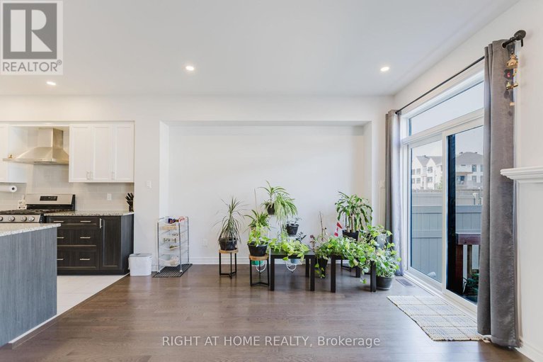 28523248/669-cordelette-circle-e/mer-bleuebradley-estatesanderson-park/ottawa/ontario/K1W0P2_20