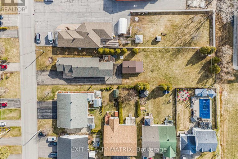 28191687/84-anik-street/alexandria/north-glengarry/ontario/K0C1A0_5