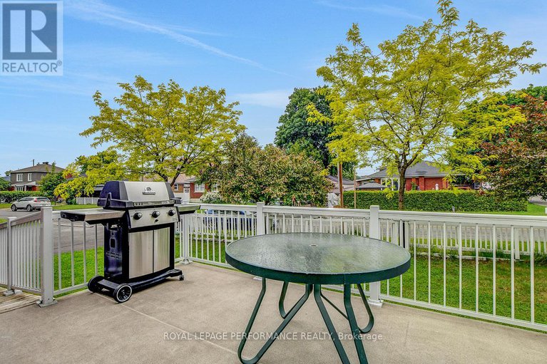 28439854/583-donald-street/overbrookcastle-heights/ottawa/ontario/K1K1L5_19