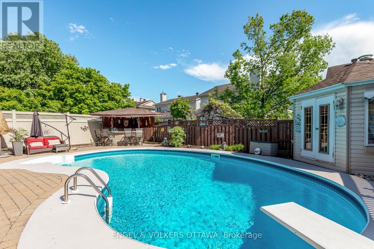 28489478/6149-westwater-crescent/orleans-village/ottawa/ontario/K1W1E1_42