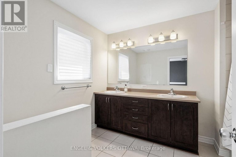 28731847/541-langelier-avenue/mer-bleuebradley-estatesanderson-park/ottawa/ontario/K1W0E7_23