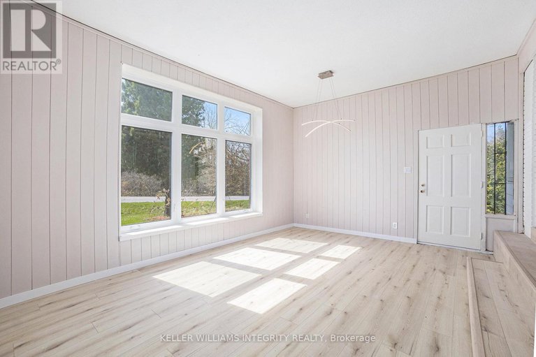28247144/1401-lowen-drive/riverside-southgloucester-glen/ottawa/ontario/K1V1H3_15
