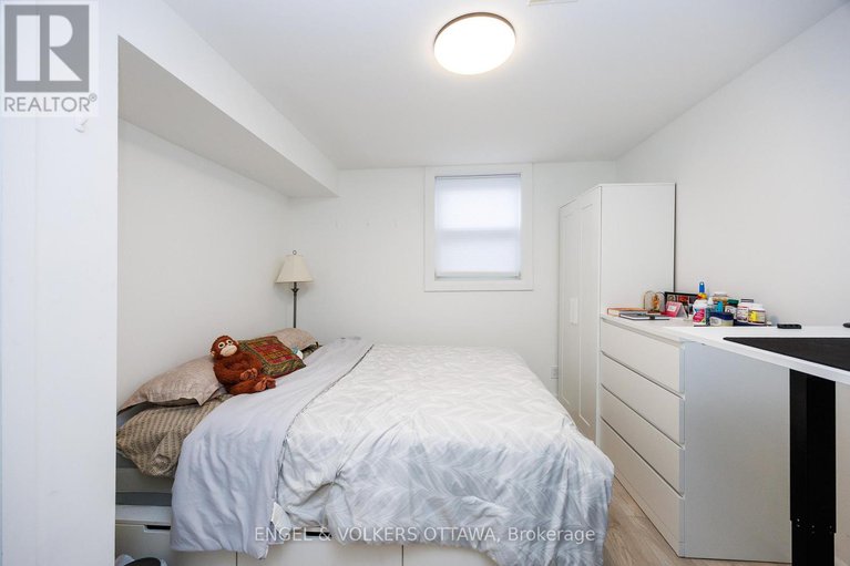 28874950/2204-utah-street/alta-vista/ottawa/ontario/K1H7W8_22