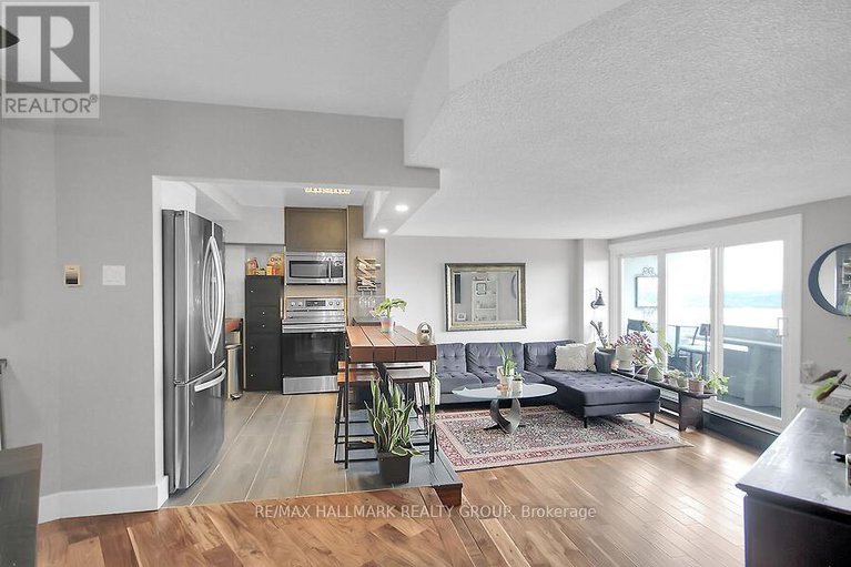 28580775/2201-1081-ambleside-avenue/woodroffe/ottawa/ontario/K2B8C8_1