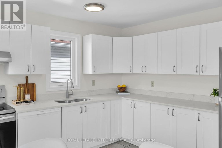 28882325/1979-jasper-avenue/ellwood/ottawa/ontario/K1V0X9_15