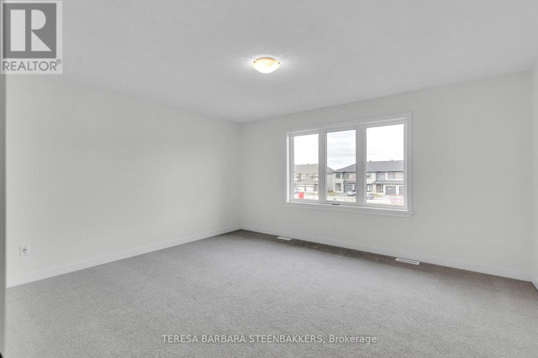 28424668/783-kenny-gordon-avenue/riverside-southgloucester-glen/ottawa/ontario/K4M0V2_27