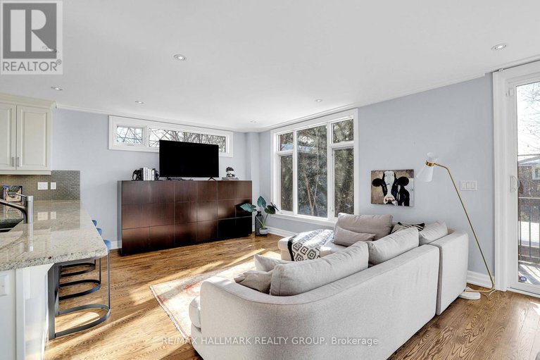 29433239/556-edison-avenue/mckellarhighland/ottawa/ontario/K2A1V4_13