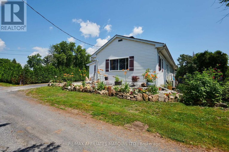 28593568/6923-salem-lane/south-glengarry-charlottenburgh-twp/south-glengarry/ontario/K6H5R5_3