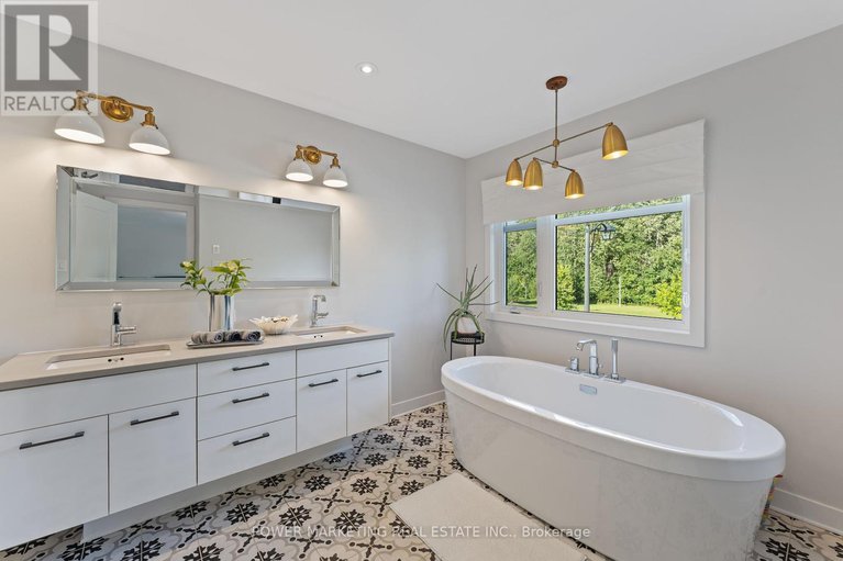 28852682/537-compass-street/mer-bleuebradley-estatesanderson-park/ottawa/ontario/K1W0J1_24