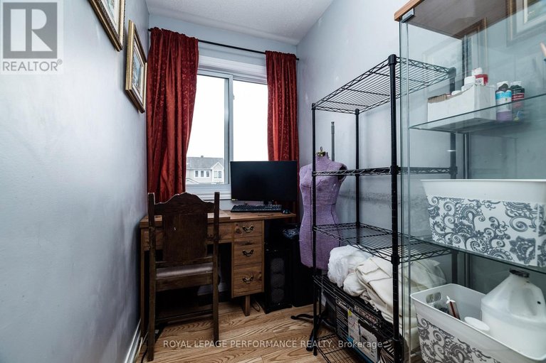 29622959/1893-hennessy-crescent/fallingbrookgardenway-south/ottawa/ontario/K4A3X8_21