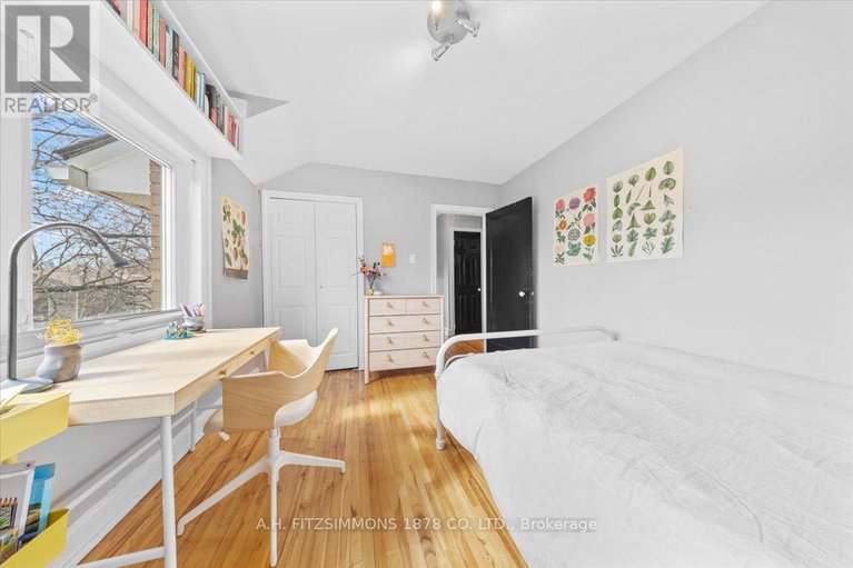 28141101/130-blackburn-avenue/sandy-hill/ottawa/ontario/K1N8A7_27