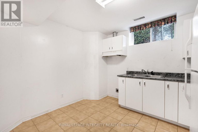 28811123/1659-toulouse-crescent/orleanssunridge/ottawa/ontario/K1C6K5_18