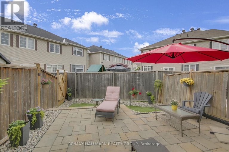 28591389/585-barrick-hill-road/emerald-meadowstrailwest/ottawa/ontario/K2M0B4_49