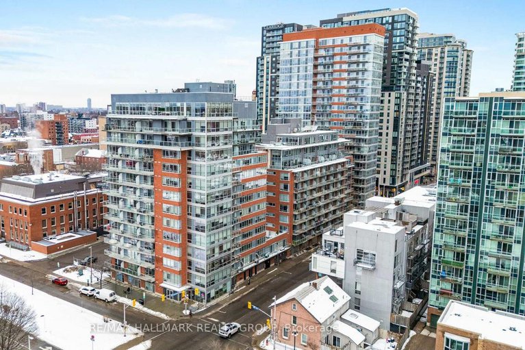 29240136/903-180-york-street/lower-townbyward-market/ottawa/ontario/K1N1J6_1