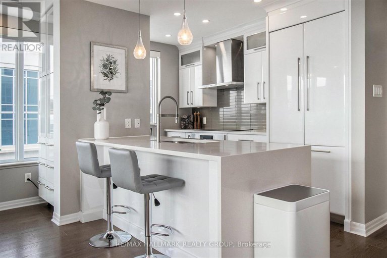 28223628/2706-195-besserer-street/sandy-hill/ottawa/ontario/K1N7J6_6
