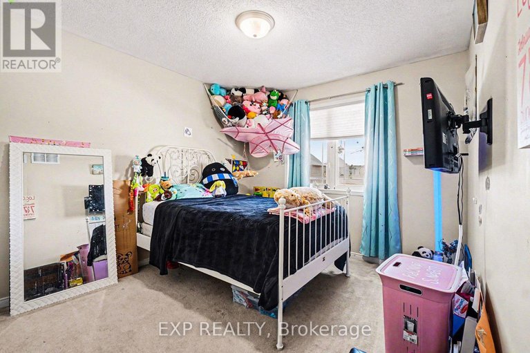 29298211/735-regiment-avenue/emerald-meadowstrailwest/ottawa/ontario/K2M0E6_15