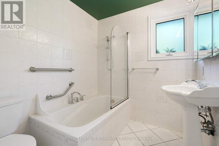 28864113/773-fairdale-avenue/elmvale-acres/ottawa/ontario/K1G1X6_18