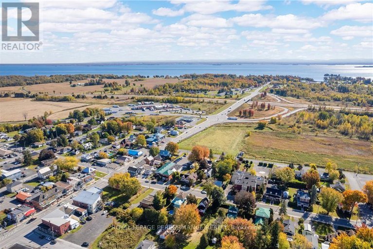 27561750/11-oak-street/lancaster/south-glengarry/ontario/K0C1N0_30