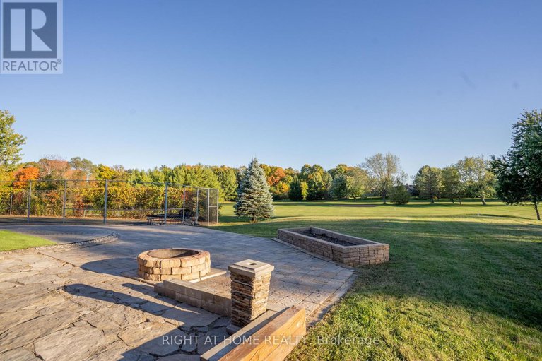 29001389/5-burnt-tree-court/cedar-hillorchard-estates/ottawa/ontario/K2R1B8_46