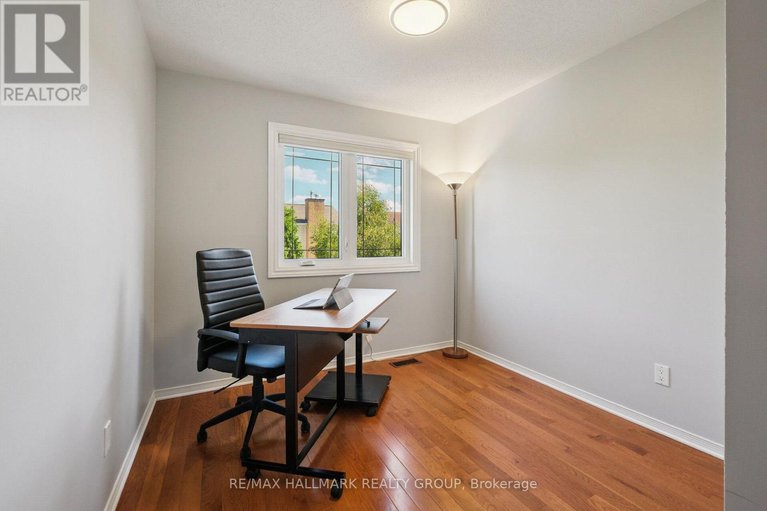 28645671/3034-courtyard-crescent/upper-hunt-club/ottawa/ontario/K1T3R7_18