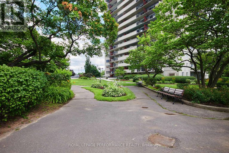 28548076/202-158-b-mcarthur-avenue/vanier/ottawa/ontario/K1L8C9_42