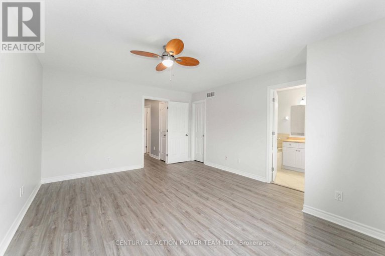 28387395/965-gosnell-terrace/fallingbrookgardenway-south/ottawa/ontario/K4A5C5_26
