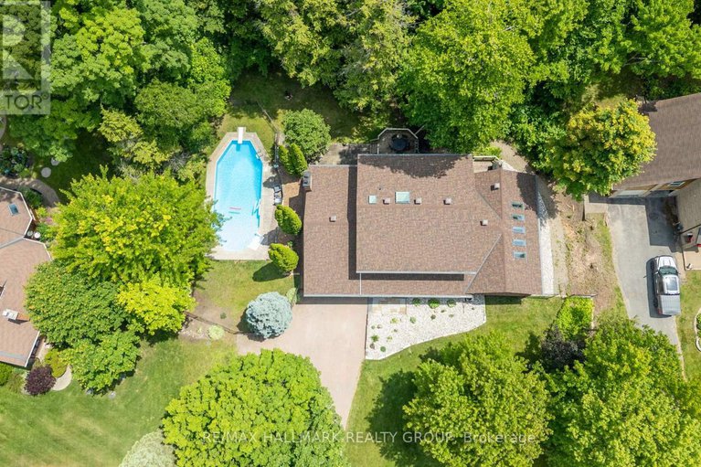 28509464/6431-clingin-lane/manotick-south-to-roger-stevens/ottawa/ontario/K4M1B3_35
