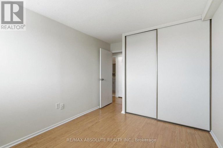 29591012/1010-915-elmsmere-road/beacon-hill-south/ottawa/ontario/K1J8H8_19