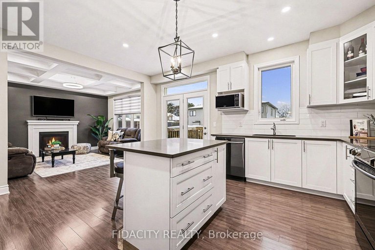 29244731/547-parade-drive/stittsville-south/ottawa/ontario/K2S0X8_14